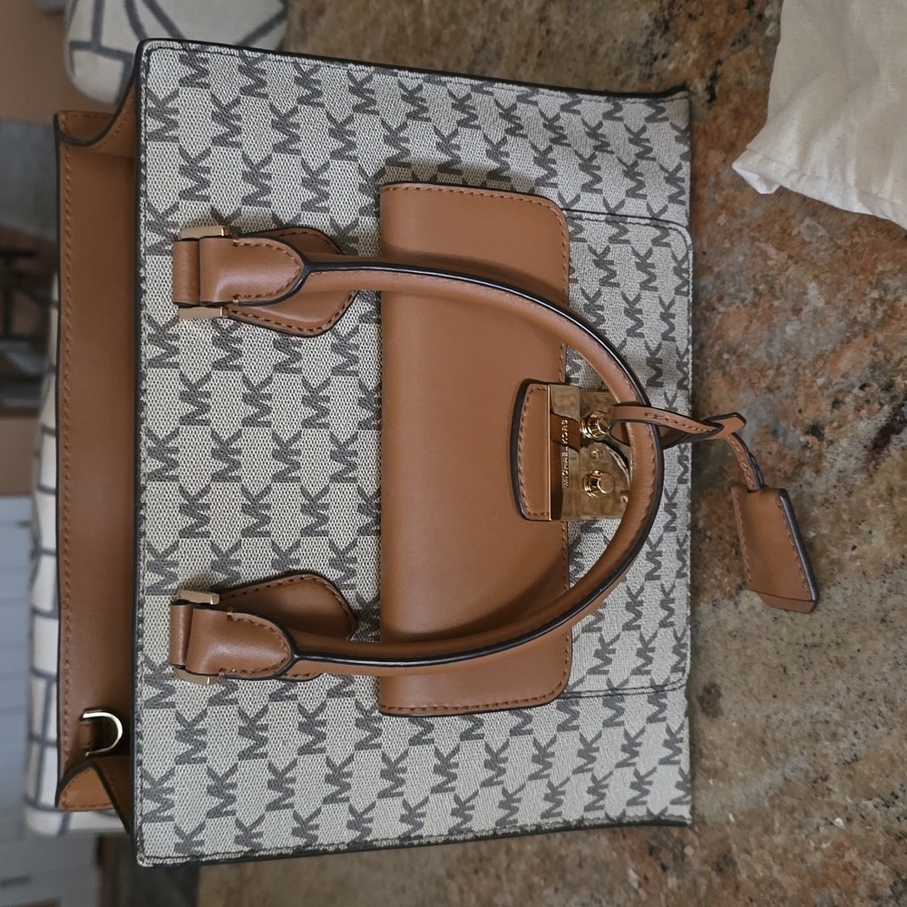 Michael Kors Bridgette MD Tote Signature and Brown leather with shoulder strap